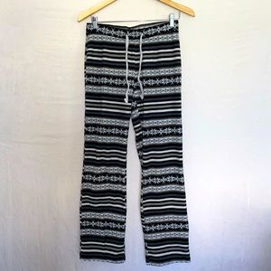 Old Navy Black &White Pattern Fuzzy PJ Pants